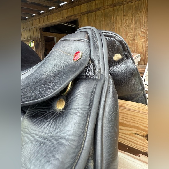 Albion Dressage Saddle - Picture 7 of 15